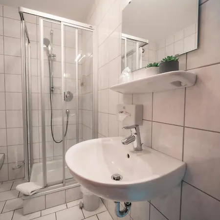 Airport Lounge לינה וארוחת בוקר דיסלדורף