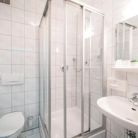 Airport Lounge לינה וארוחת בוקר