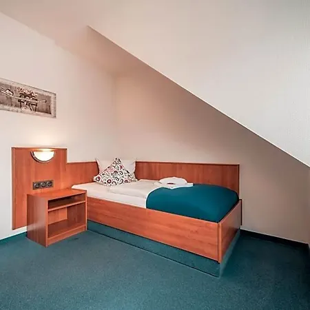Airport Lounge Bed & Breakfast 3*